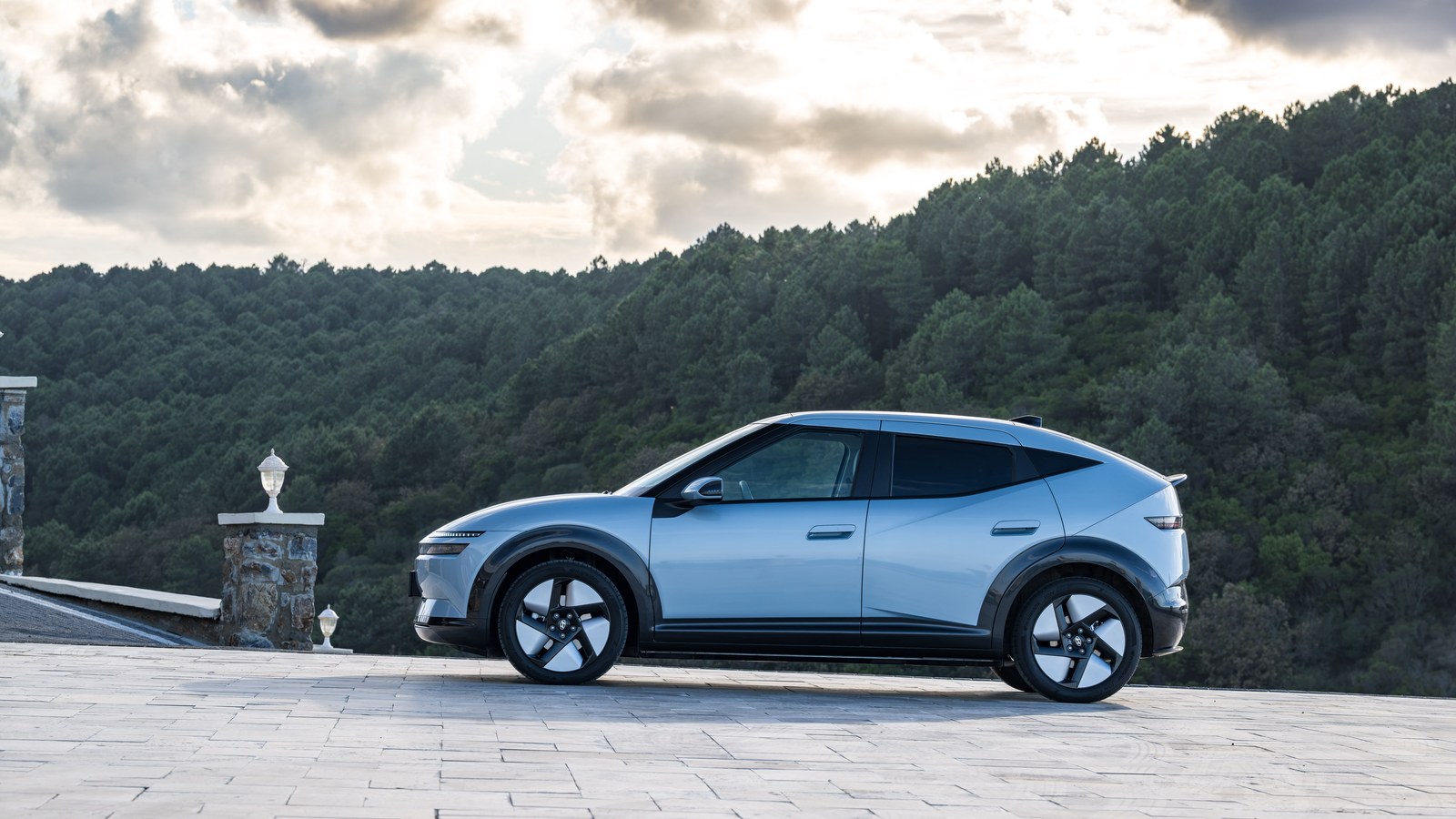 Hyundai IONIQ 3'ün Türkiye Fiyatı Belli Oldu: Ekim'de 1.799.000 TL'den Başlıyor