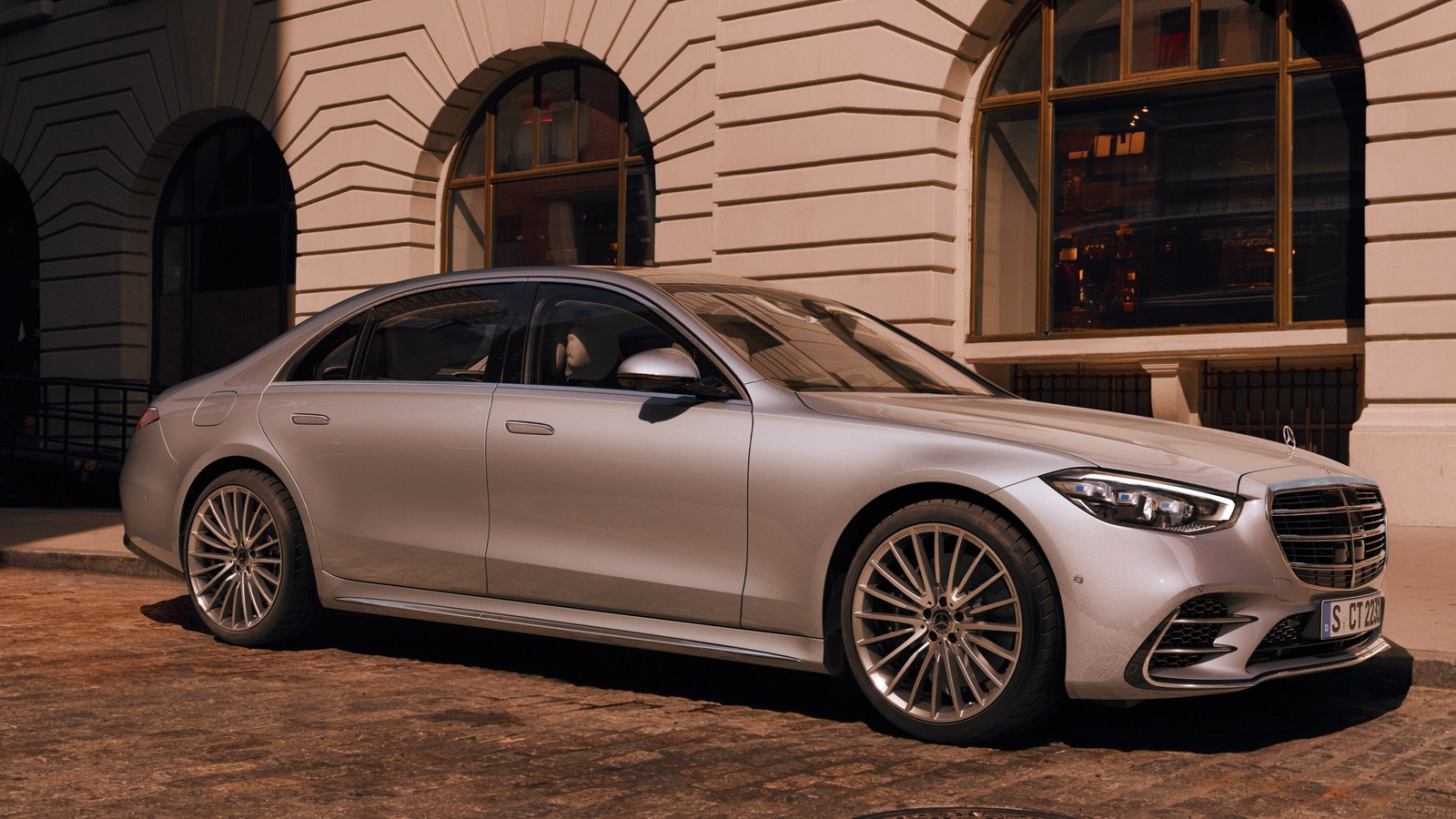 Mercedes-Benz, 2019-2024 Üretimi Bazı S-Serisi Otomobilleri Ön Fren Hortumu İçin Geri Çağırıyor: Dünyada 215.231 Araç