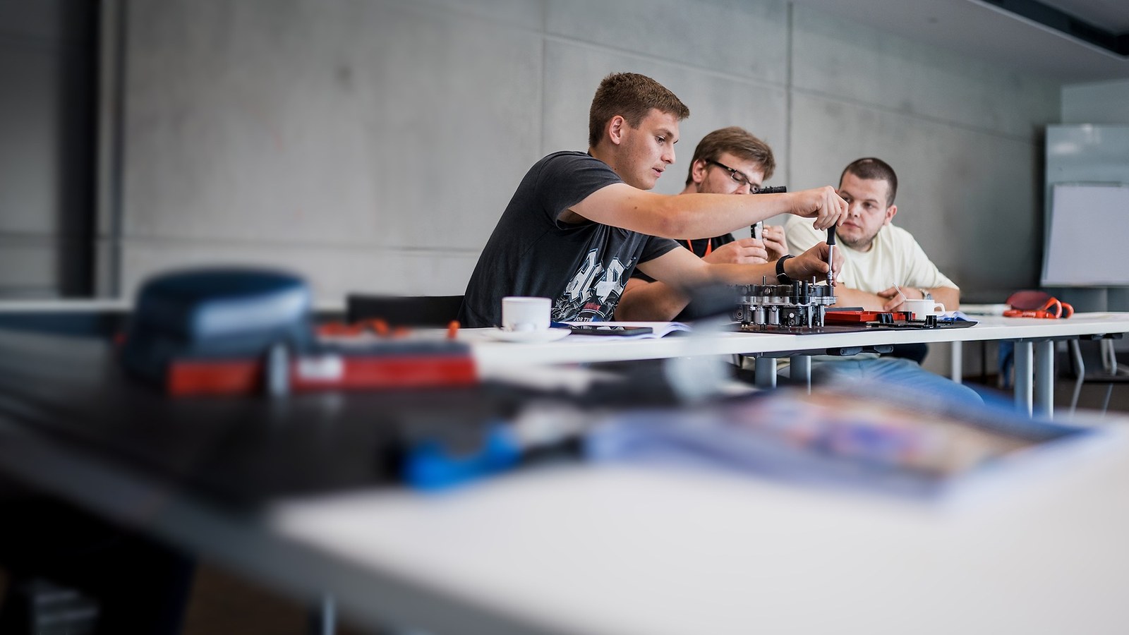 ZF, Bağımsız Servise Elektrikli Araç Onarım Kitlerini Genişletiyor