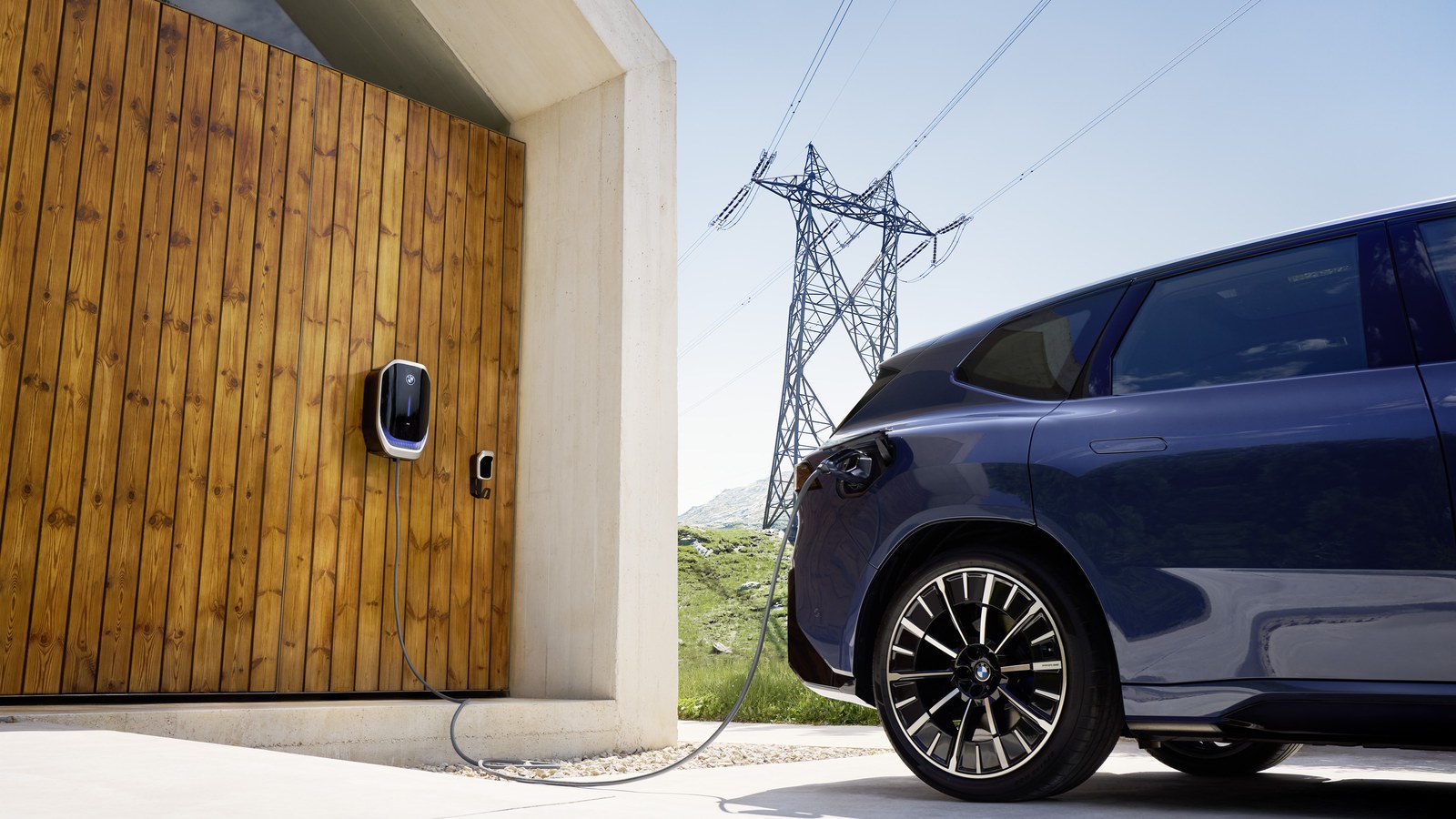 Almanya'da Elektrikli Otomobilden Şebekeye Elektrik Vermenin Kuralları Belirlendi: Geçiş Eylül 2027'ye Kadar