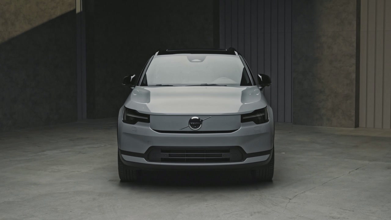 Volvo XC40, EX40 ve EC40 Makyajlandı: Ekran Büyüdü, Güvenlik Donanımı Genişledi