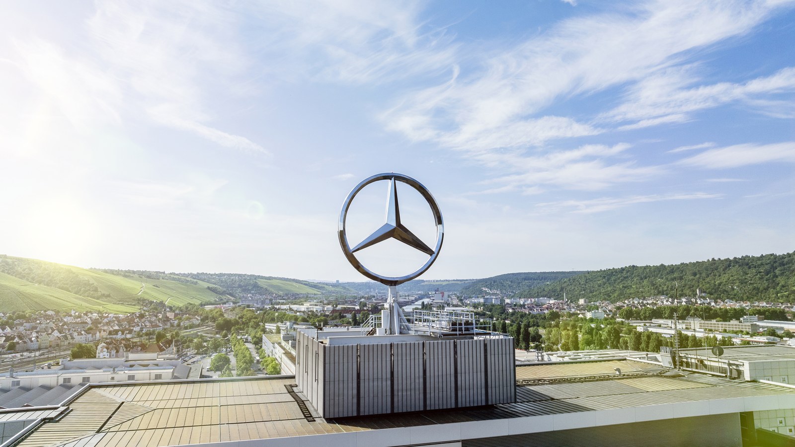 Mercedes-Benz 3. Çeyrekte Yüzde 8 Daha Az Otomobil Sattı, 2026 Kâr Beklentisini 27 Ekim'de İndirdi