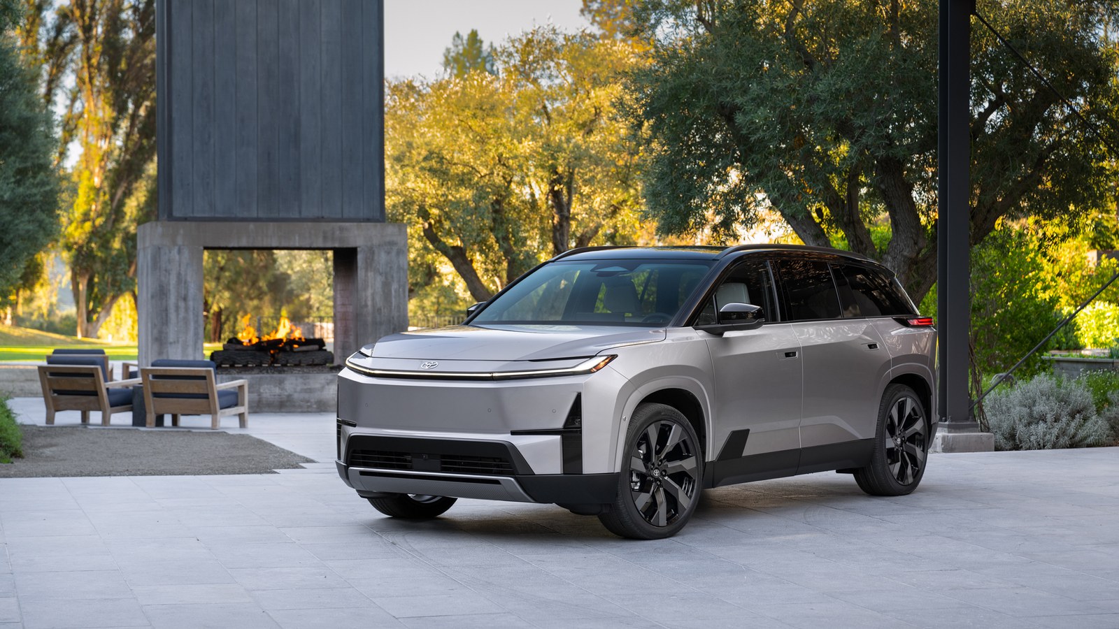 Toyota'nın Elektrikli Highlander'ı Yeniden mi Ertelendi? Şirket İddiayı Yalanladı