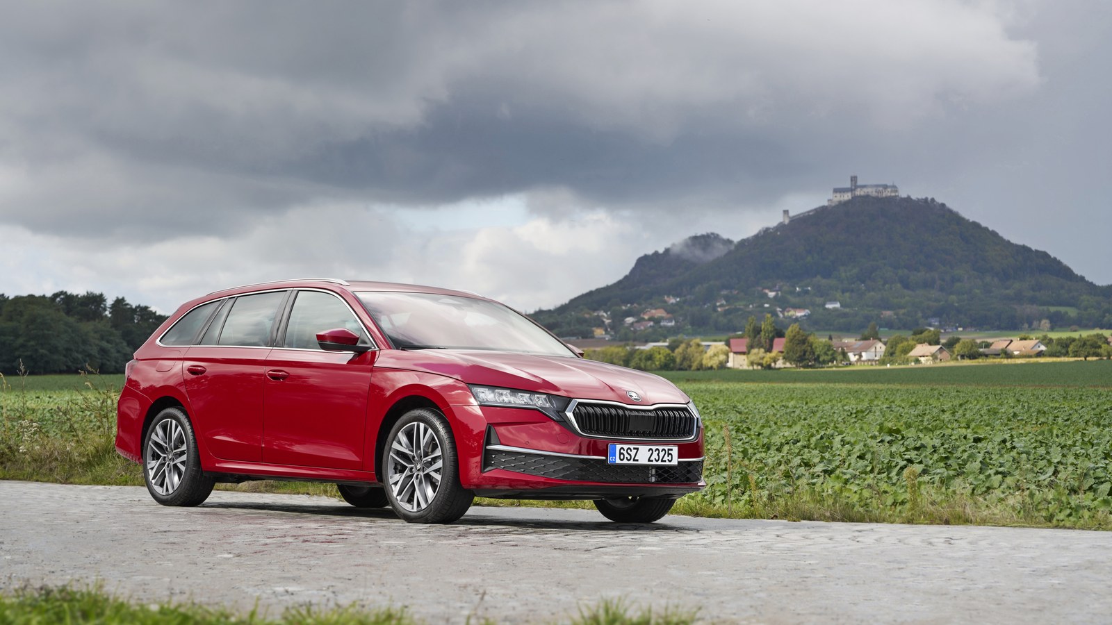 Skoda'nın İlk Tam Hibriti Octavia: Prize Takılmayan Sistem 100 ve 125 kW, İlk Teslimat Aralık'a Planlandı