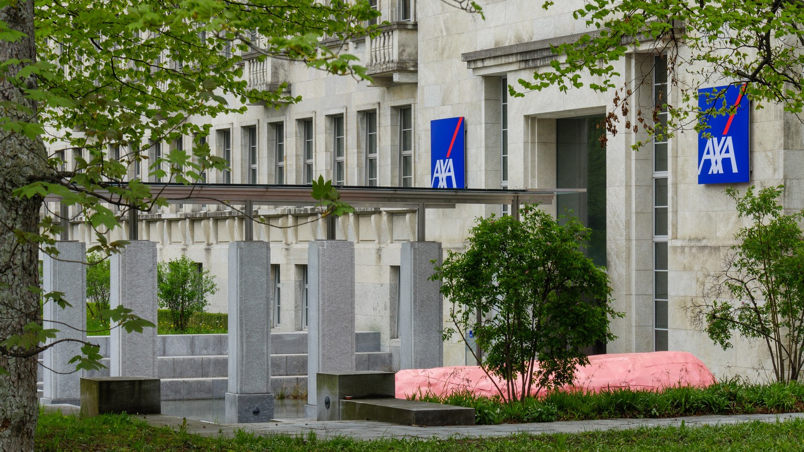 AXA: Genç Sürücülerin Neredeyse Yarısı Sürüş Asistanını Dikkat Dağıtmak İçin Kullanıyor