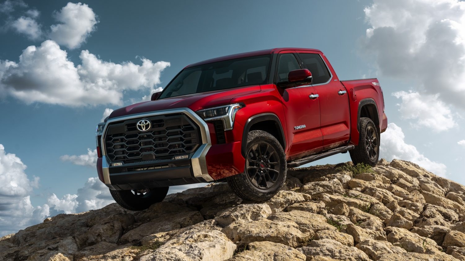 Toyota'nın Resmi Motor Arıza Testi: Çekiçle Vurup Titreşim Dinlemek