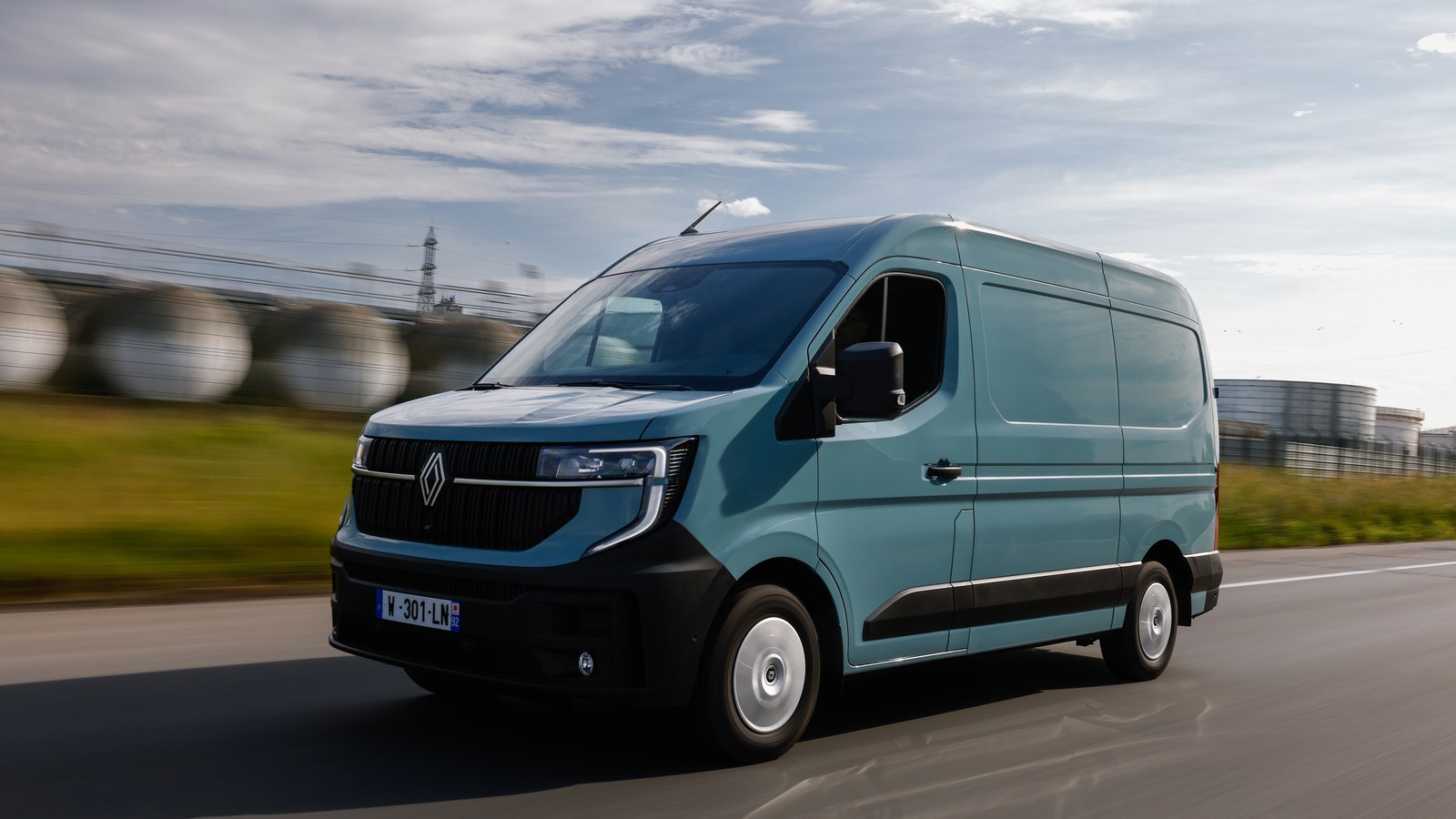 Yenilenen Renault Master Türkiye'de: Fiyat Ne Kadar?