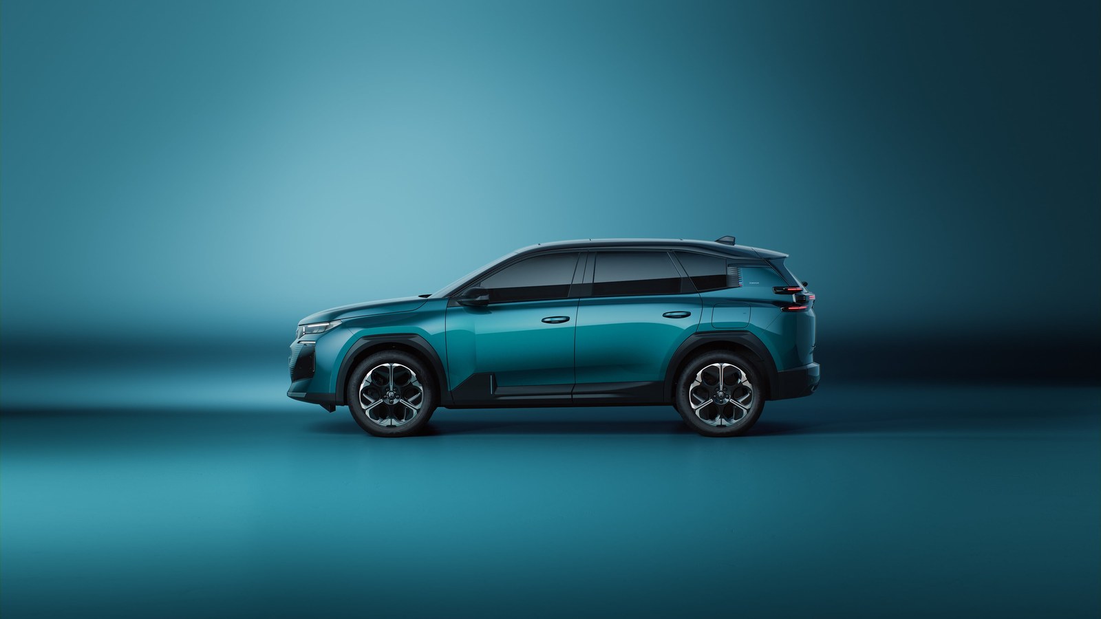 Citroën C5 Aircross Émeraude Tanıtıldı: Zümrüt Mavisi Özel Seri Almanya'da Siparişte