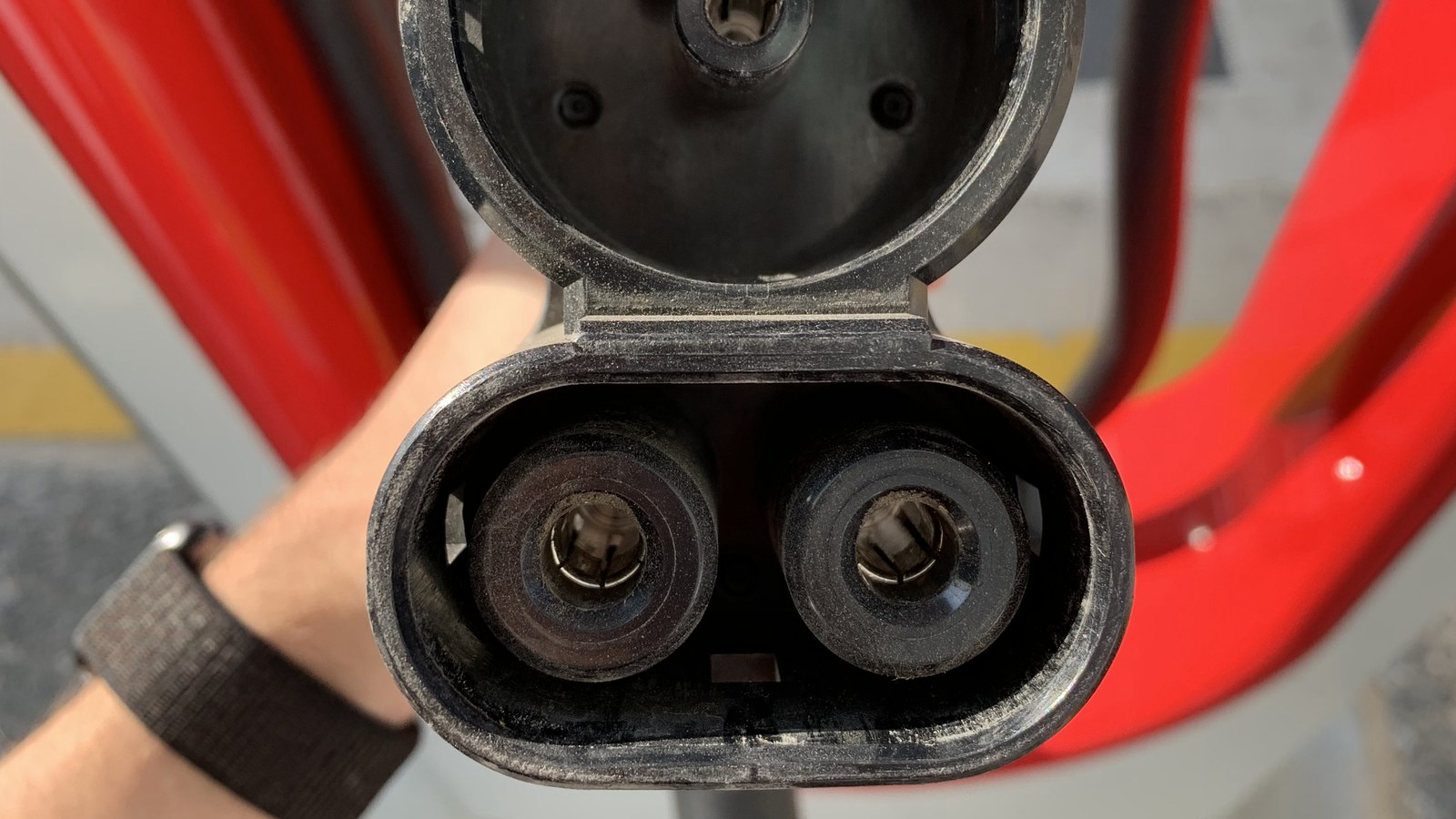 Tesla'nın İzmit'teki Şarj İstasyonları Artık Diğer Elektrikli Araçlara da Açık