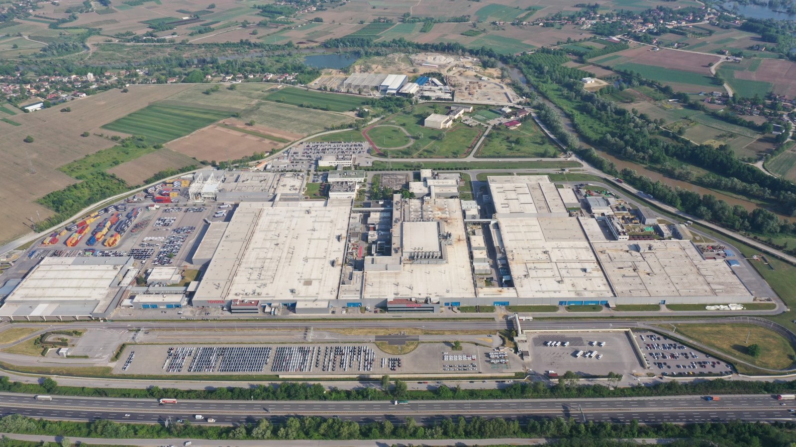 Toyota'nın Sakarya Fabrikasında Ağustos Üretimi Yüzde 24 Düştü, Yılın Geneli Artıda